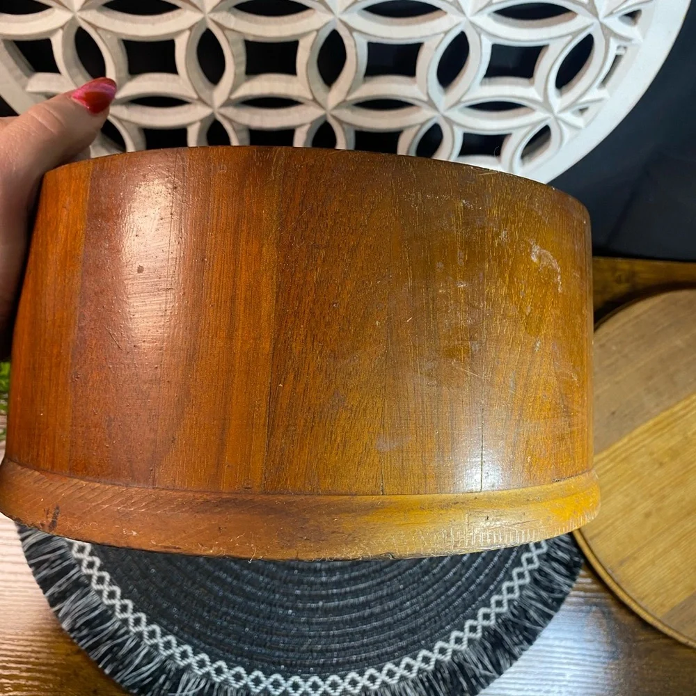Vintage Round Lidded Wood‎ Box